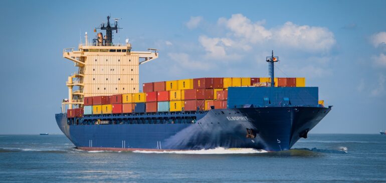 ¿Por fin empezarán a bajar los precios de productos importados? Flete de contenedores cayó 60%