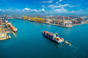 Tarifas marítimas continúan a la baja, ajustando los contratos de transporte de largo plazo